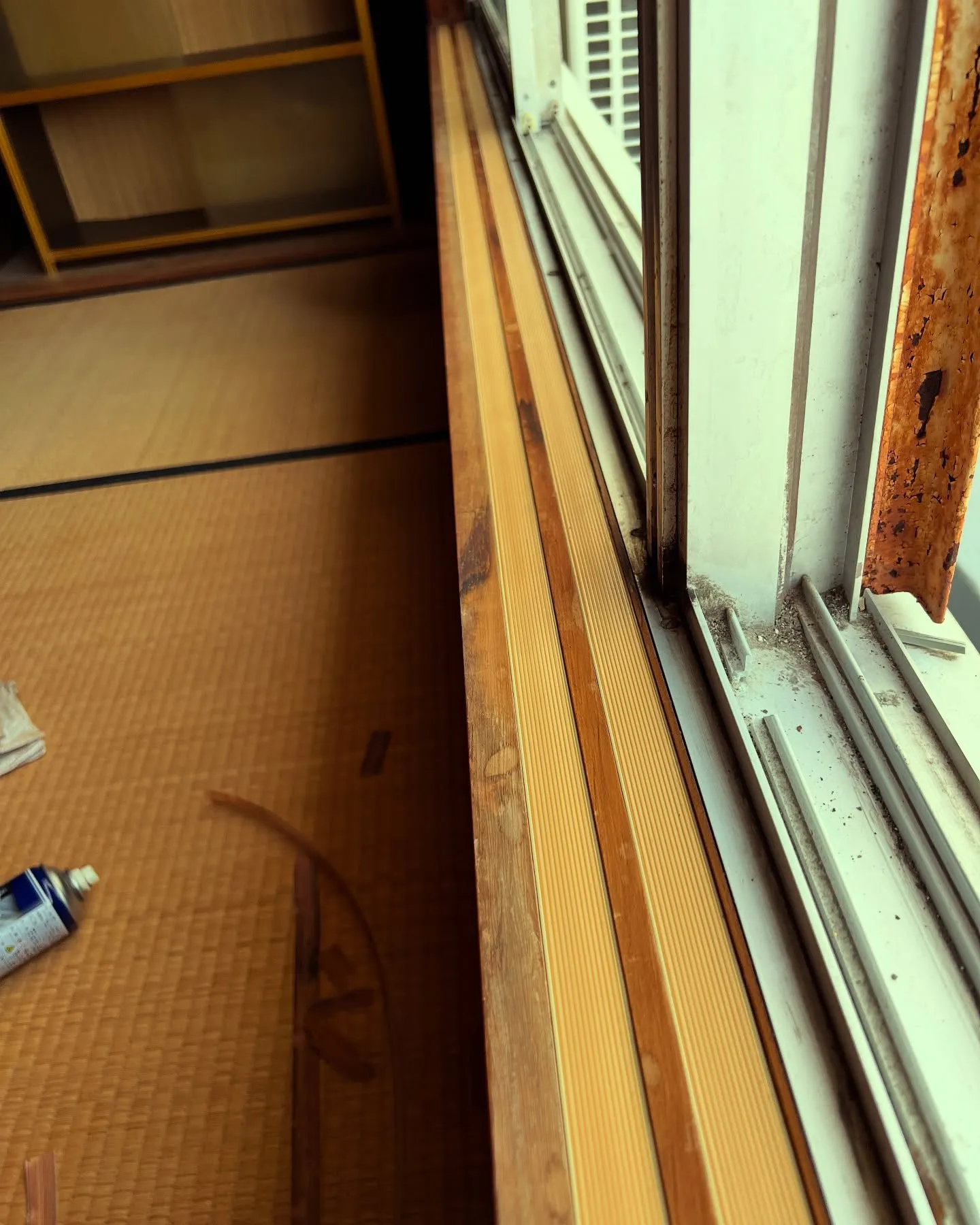 【敷居テープの貼り替え施工】